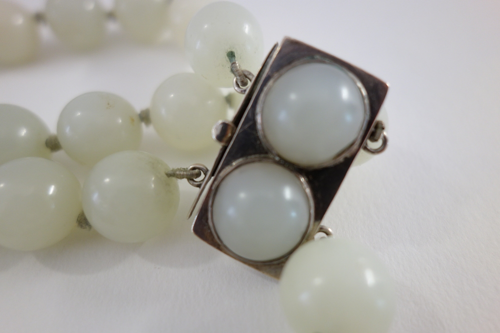 A Chinese pale celadon jade choker necklace, 20th century, - Image 3 of 4