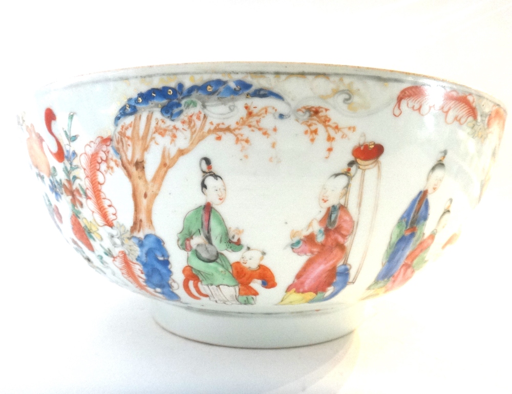 A Chinese famille-rose bowl, Qianlong, the exterior painted with two figurative panels, (a.f), 29. - Image 5 of 8