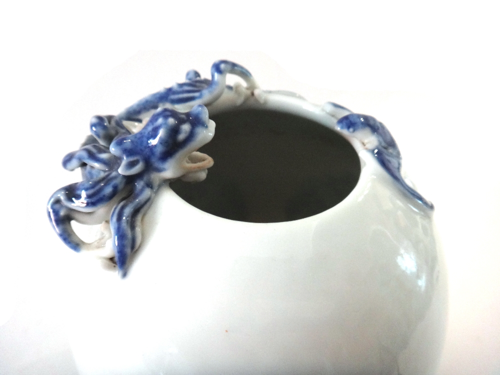 A Chinese blue and white egg-shaped vase, 20th century, painted with phoenix roundels, - Image 4 of 5