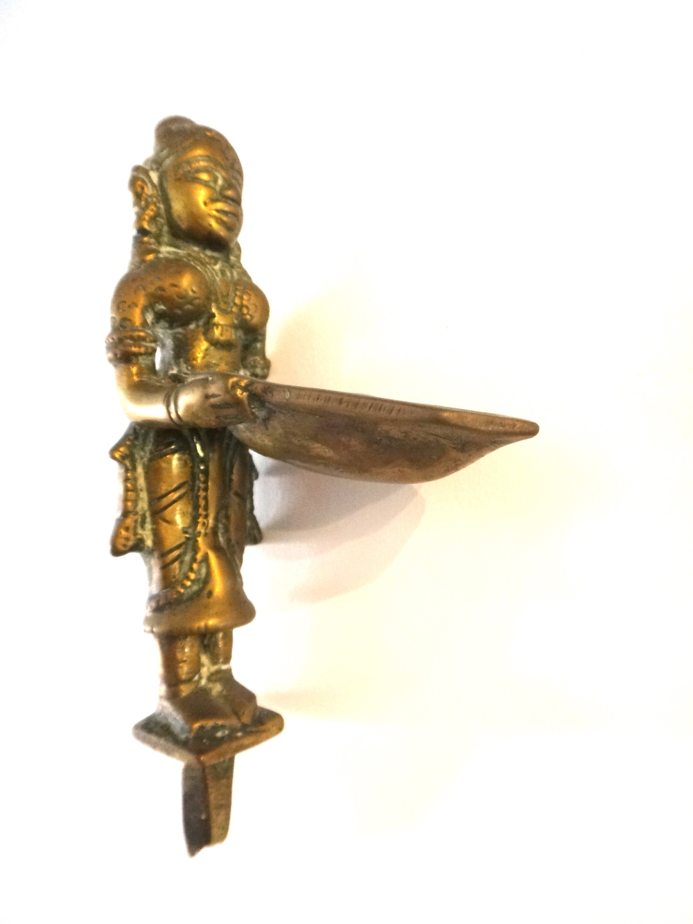 An Indian bronze oil lamp (dipa), late 19th century, - Image 3 of 3