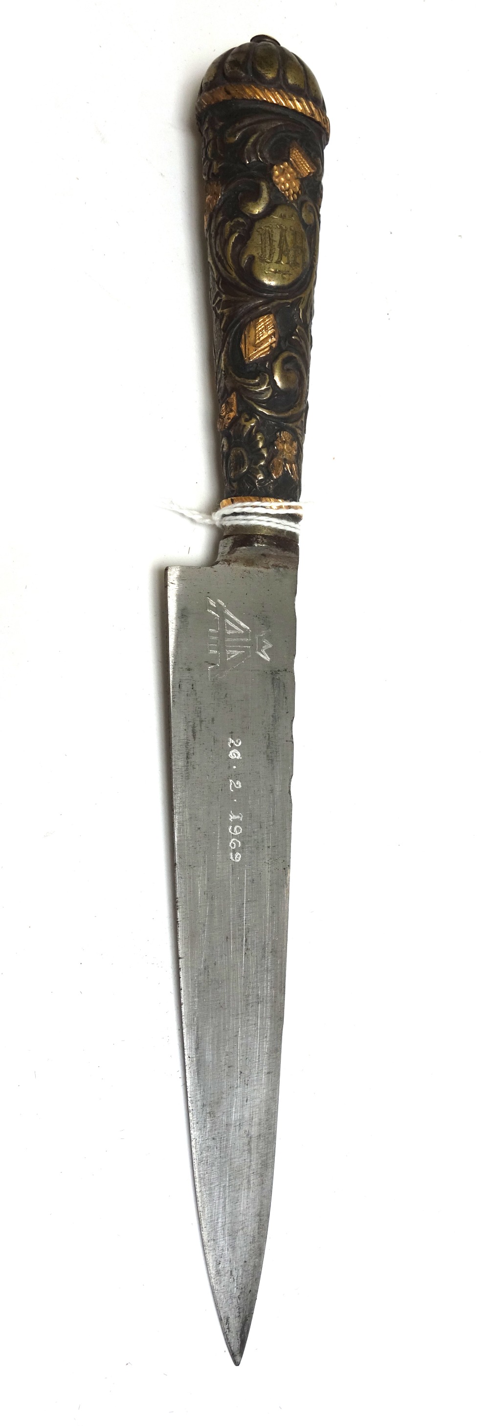 Two Middle Eastern jambiya, 20th century, with curved double edged steel blades, - Image 6 of 12