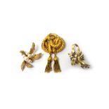 A Victorian gold brooch, in an entwined design, the front with two pendant tassel drops,