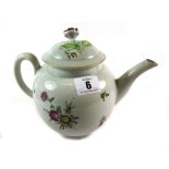 A Worcester porcelain teapot and cover,