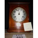 An Edwardian mahogany cased mantle clock