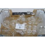 A quantity of mostly etched glassware to include bowls or rincers (qty) est: £30-£50 (D1)