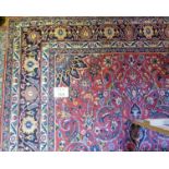 A large meshed carpet (2.93 x 1.