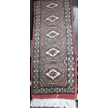 Uzbek runner (32 x 149 approx) est: £20-£40