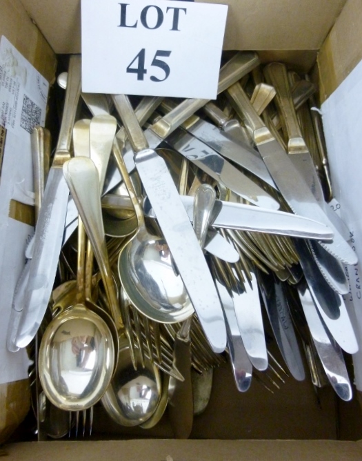 A quantity of plated flatware est: £20-£40 (D8)