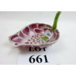 A Chinese pomegranate leaf bowl est: £60-£80 (F17)