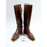 A pair of ladies brown leather riding boots est: £30-£50 (AB8)