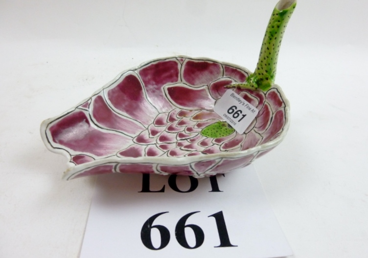 A Chinese pomegranate leaf bowl est: £60