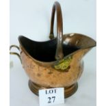 A copper coal scuttle est: £20-£40 (AB12)