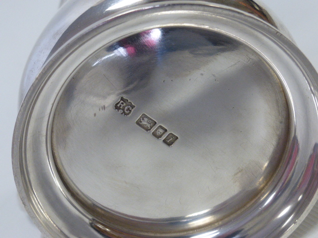 Silver tankard / christening cup hallmarked London 1964 by maker Richard Comyns, 9. - Image 2 of 3