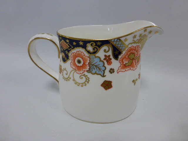 Cased Edinburgh Crystal servers, Royal Crown Derby 'Imperial Palace' pattern jug, - Image 2 of 2