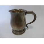 Silver tankard hallmarked Birmingham 1940 by maker EW Hayward, 10cms in height, 204.