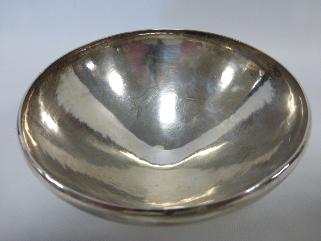 Danish silver hammered footed bowl by Georg Jensen, import marks for London 1932, - Image 2 of 4