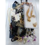 Collection of assorted fashion/costume jewellery.