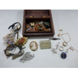 A collection of jewellery to include a 9ct gold ring, cameo pendant necklace and bracelet, 4.