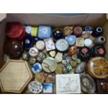 Collection of assorted trinket boxes etc.