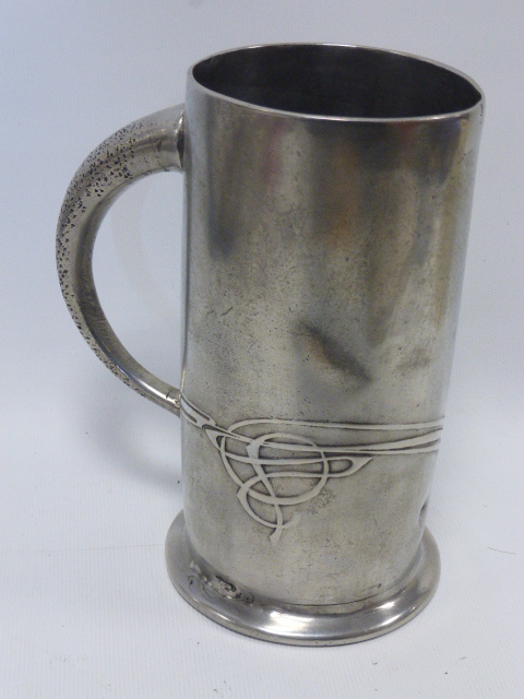 Pewter tankard with Art Nouveau design, stamped to base 'English Pewter 0281', 16cms in height.. - Image 2 of 3