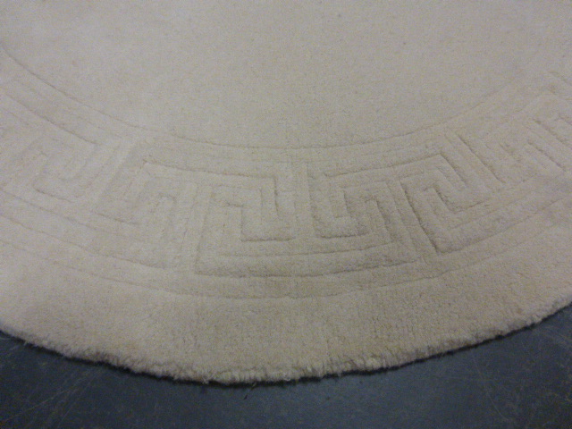 Circular Chinese wool rug, 185cms in diameter. - Image 2 of 2