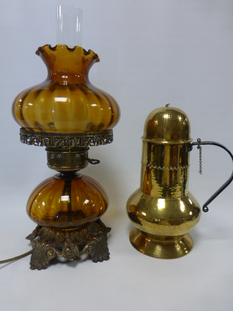 Sussex Guild Lighting amber glass 'Colonial' table lamp,
