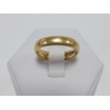 18ct gold wedding band, Chester hallmark, size R, 5.6g.