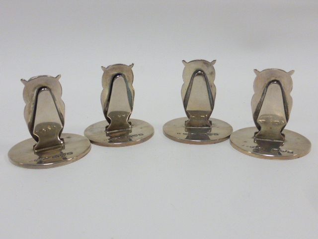 Fantastic cased set of four Sampson Mordan & Co silver menu holders modelled as standing owls, - Image 3 of 4