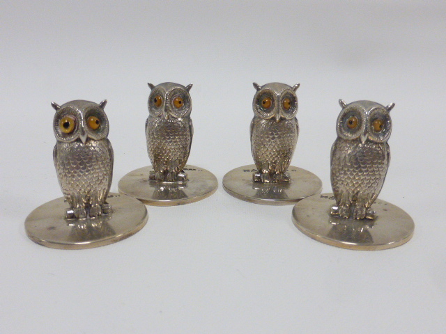 Fantastic cased set of four Sampson Mordan & Co silver menu holders modelled as standing owls,