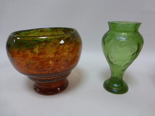 Monart style glass vase 15.5cm high, Loe - Bild 2 aus 2