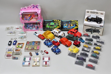 A COLLECTION OF DIE-CAST VW MODELS including seven Lledo Custom and Classic Collection boxed, a