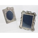 CARRS OF SHEFFIELD LTD A VICTORIAN DESIGN SILVER MOUNTED EASEL PHOTOGRAPH FRAME, late 20th Century