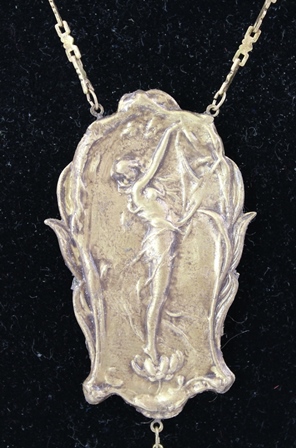 AN ART NOUVEAU PERIOD GILT METAL PENDANT with female plaque and turquoise coloured dropper - Image 3 of 5