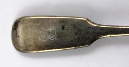 HENRY HOLLAND A SET OF SIX VICTORIAN SILVER FIDDLE PATTERN TEASPOONS, later monogrammed, London - Image 2 of 3