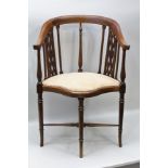 AN INLAID MAHOGANY GENTLEMAN'S HORSESHOE BACKED CHAIR, with pierced splat and spindle back,