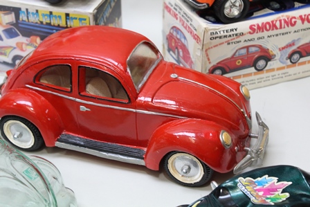 AOSHIN BATTERY OPERATED SMOKING VOLKSWAGEN in distressed original vendor's box, air police car - Image 4 of 6