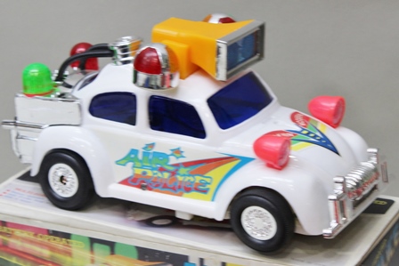 AOSHIN BATTERY OPERATED SMOKING VOLKSWAGEN in distressed original vendor's box, air police car - Image 2 of 6