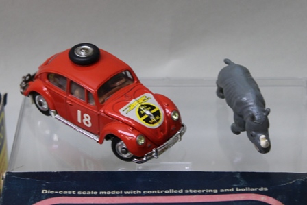 CORGI DIE-CAST VEHICLES including; no.383 Volkswagen 1200, no.373 police VW Beetle, no.400 VW 1300 - Image 3 of 6