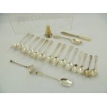 A SELECTION OF SILVER ITEMS to include; a George Unite Victorian silver bladed butter knife with