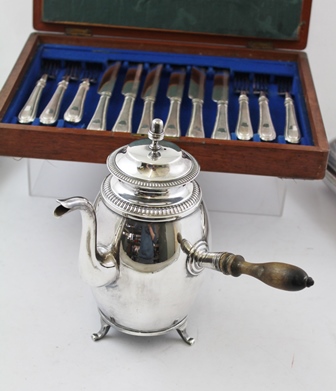 A VICTORIAN MAHOGANY CASED SET OF DESSERT KNIVES AND FORKS FOR TWELVE, together with a pair of - Image 2 of 5