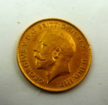 A GEORGE V GOLD HALF SOVEREIGN 1912, St. George reverse, in match box - Image 2 of 2