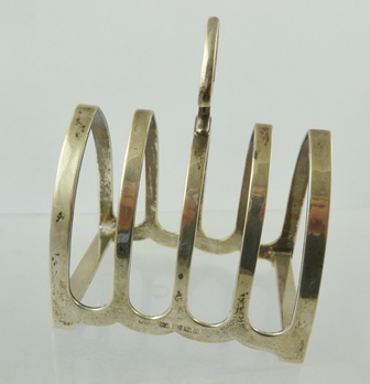 EDWARD VINER A FOUR SLICE FLAT WIRE SILVER TOAST RACK OF LANCET FORM with central handle, - Image 2 of 3