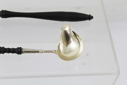 A GRADUATED PAIR OF 18TH CENTURY STYLE SWEDISH SILVER COLOURED METAL TODDY LADLES, each having - Image 2 of 5