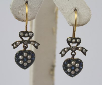 A PAIR OF "TENDER HEART" GOLD COLOURED METAL SET DROP EARRINGS, each having a heart set with - Image 3 of 3