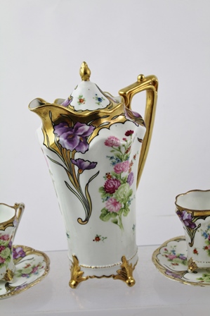 A HAND PAINTED JAPANESE COFFEE SERVICE IN THE ART NOUVEAU STYLE comprising; richly gilded coffee - Image 2 of 4