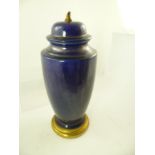 AN EARLY TO MID 20TH CENTURY CERAMIC VASE FORM TABLE LAMP, cobalt blue glazed with gilded