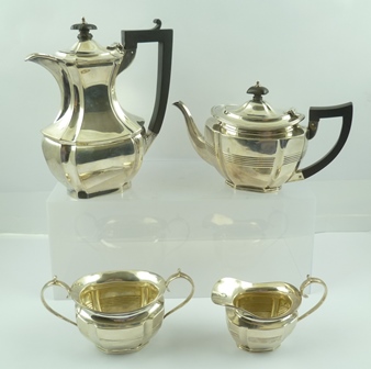 S BLANCKENSEE & SONS LTD A GEORGE V SILVER THREE PIECE TEA SET comprising; tea pot, milk jug and - Image 2 of 2