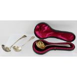 MICHAEL KEATING A LATE 18TH CENTURY IRISH SILVER SUGAR SIFTING LADLE, having gilded bowl with bright