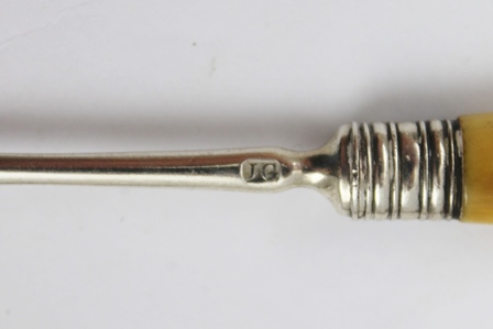 HARRISON BROTHERS & HOWSON A LATE VICTORIAN SILVER BREAD FORK, Sheffield 1892, with mother-of- - Image 9 of 10