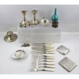 A MIXED COLLECTION OF SILVER, comprising capstan inkwell, scallop butter dish, two cigarette